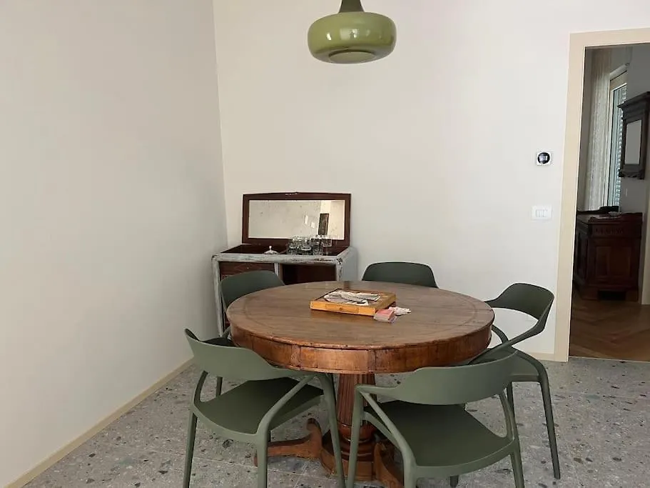 Villa Filomena-Garda, A Due Passi Dal Lago Garda  Casa vacanze Garda (Verona)